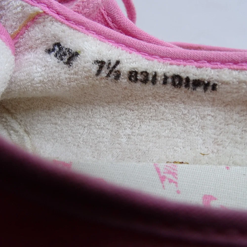 Vintage Nike 80s Women's Size 7.5 Sunburst Canvas Pink‎ Terry Inside Retro